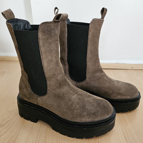 Lug Suede Chelsea Brown Dunnes Boots - Picture 5 of 7